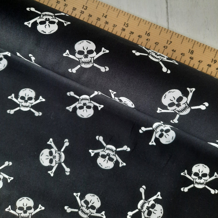 Cotton Poplin Print 112cm - Rose & Hubble Red mix flower - Small Skulls